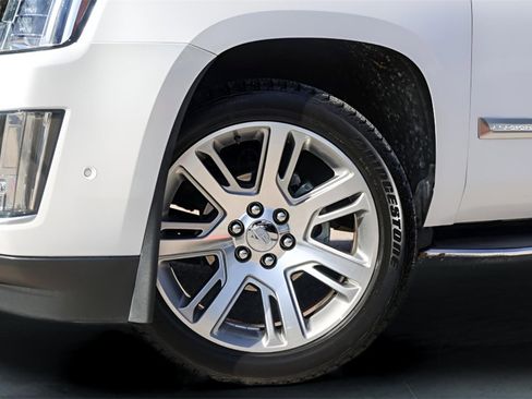 Used 2019 Cadillac Escalade Luxury image 35