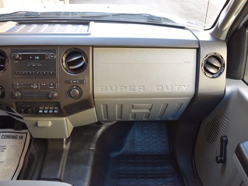 Used 2014 Ford F550 4x4 Crew Cab Super Duty image 25