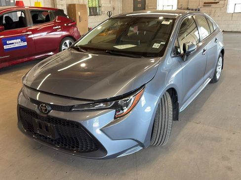 Used 2021 Toyota Corolla LE w/ Carpet Mat Package (TMS) FWD image 3