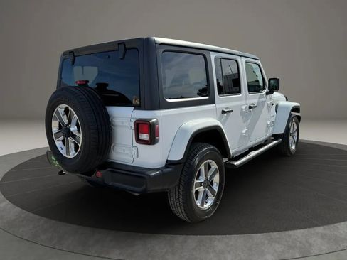 Used 2021 Jeep Wrangler Unlimited Sahara AWD/4WD image 5