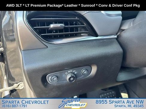 Used 2019 Chevrolet Traverse LT w/ LT Premium Package AWD/4WD image 18