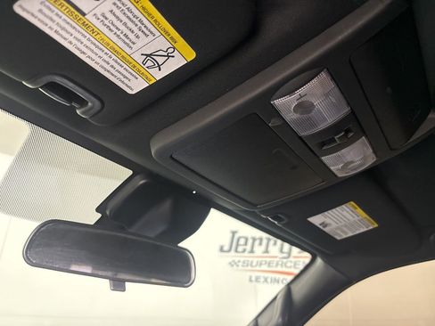 Used 2022 Nissan Frontier PRO-4X w/ Off-Road Protection Package AWD/4WD image 19