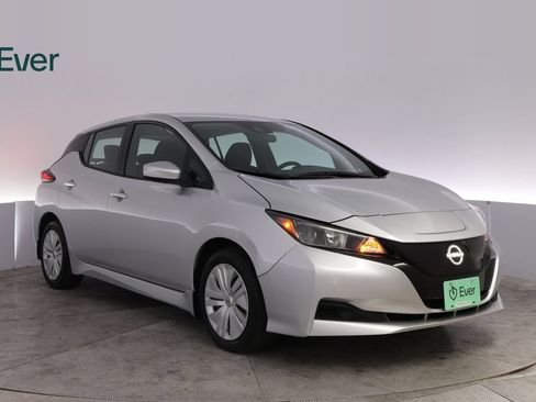 Used 2025 Nissan Leaf S FWD image 13