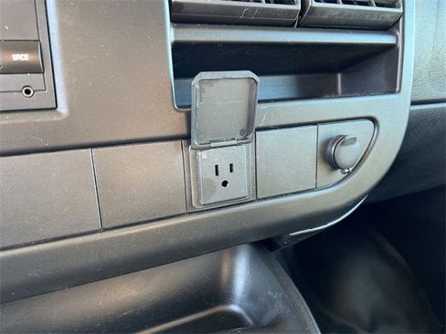 Used 2019 GMC Savana 2500 w/ Driver Convenience Package image 32