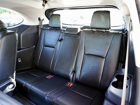 Used 2023 Toyota Highlander Platinum FWD image 20