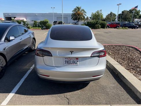 Used 2018 Tesla Model 3 Long Range RWD image 6