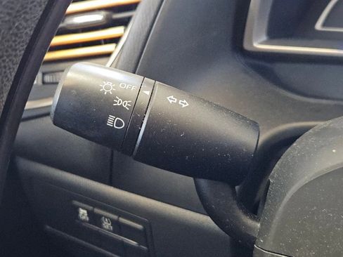 Used 2015 MAZDA MAZDA3 i SV image 12