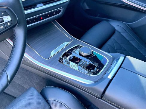 Used 2024 BMW X5 xDrive40i w/ Parking Assistance Package image 17