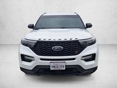 Used 2020 Ford Explorer ST w/ ST Street Pack image 2
