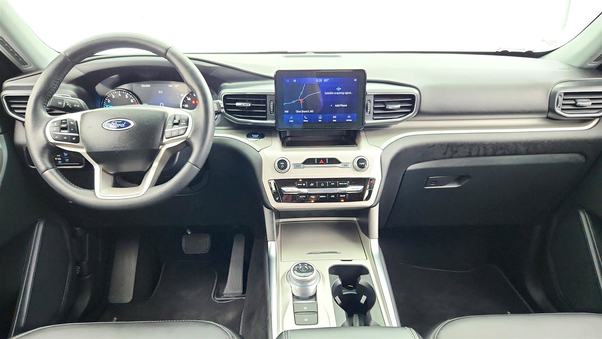 Used 2024 Ford Explorer XLT RWD image 11