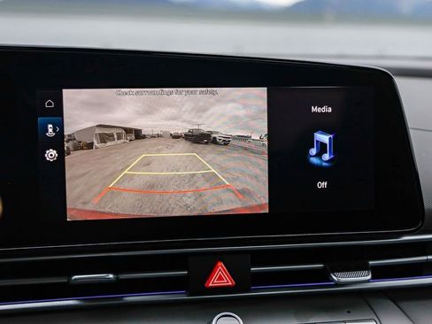 Used 2024 Hyundai Elantra Blue image 24