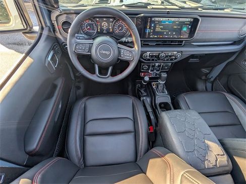 Used 2024 Jeep Wrangler Unlimited Rubicon image 9