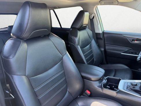 Used 2023 Toyota RAV4 XLE Premium image 26