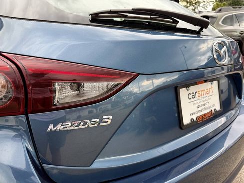 Used 2018 MAZDA MAZDA3 Touring FWD image 12