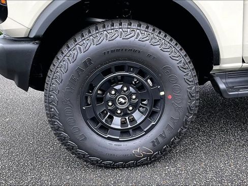 New 2026 Ford Bronco Outer Banks w/ Sasquatch Package AWD/4WD image 12