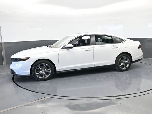 Used 2023 Honda Accord EX image 2