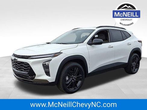 New 2026 Chevrolet Trax ACTIV w/ Sunroof Package image 2