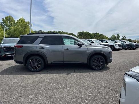 New 2026 Nissan Pathfinder SL AWD/4WD image 3