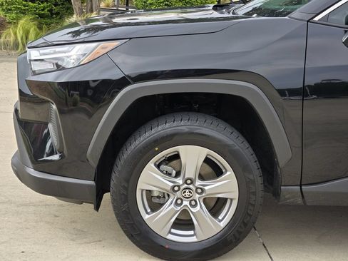 Used 2024 Toyota RAV4 LE AWD/4WD image 7