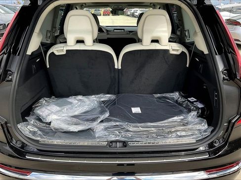 New 2026 Volvo XC90 B5 Ultra w/ Protection Package Premier image 41