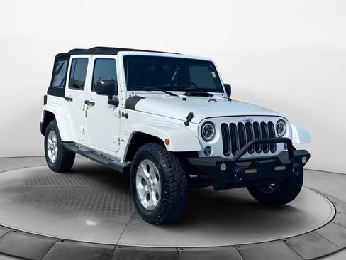 Used 2015 Jeep Wrangler Unlimited Sahara w/ Connectivity Group AWD/4WD image 7