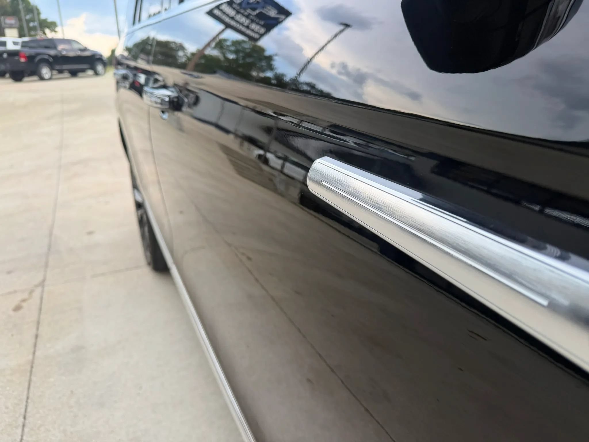 Used 2018 Lincoln Navigator Select w/ Technology Package AWD/4WD image 56
