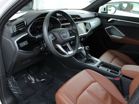 Certified 2025 Audi Q3 2.0T Premium w/ Convenience Package AWD/4WD image 16