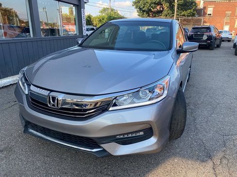 Used 2017 Honda Accord LX image 2