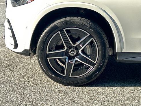 Certified 2024 Mercedes-Benz GLC 300 4MATIC w/ AMG Line image 17