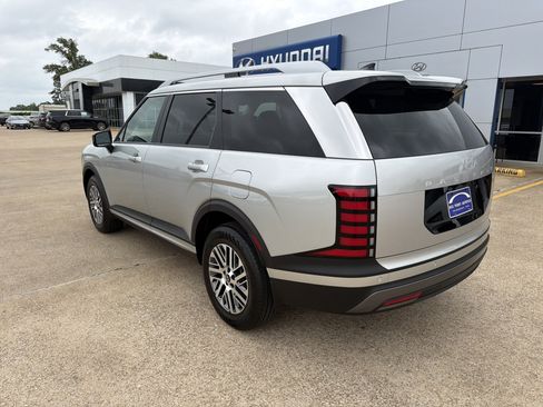 Used 2026 Hyundai Palisade SEL FWD image 4