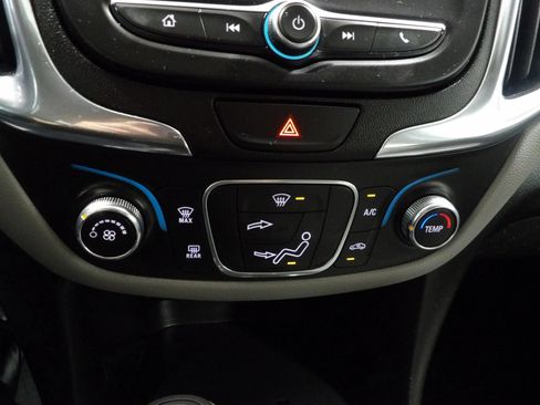 Used 2019 Chevrolet Equinox LS w/ LS Convenience Package FWD image 13