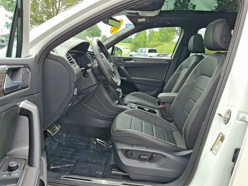 Used 2024 Volkswagen Tiguan SEL R-Line AWD/4WD image 13