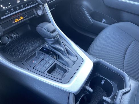 Used 2024 Toyota RAV4 LE AWD/4WD image 20