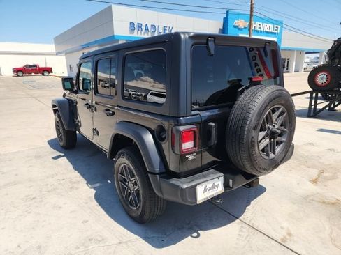 Used 2024 Jeep Wrangler Unlimited Sport AWD/4WD image 6