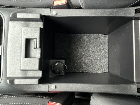 Used 2024 Subaru Outback Premium image 25