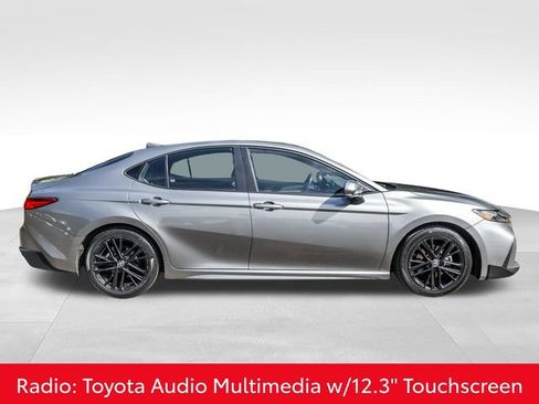 Used 2025 Toyota Camry SE FWD image 5