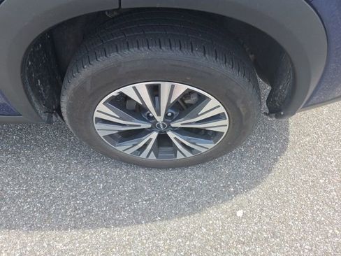 Used 2023 Nissan Rogue SV image 11