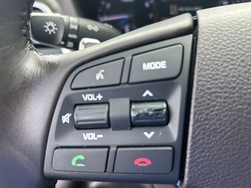 Used 2018 Genesis G80 3.8 RWD image 43