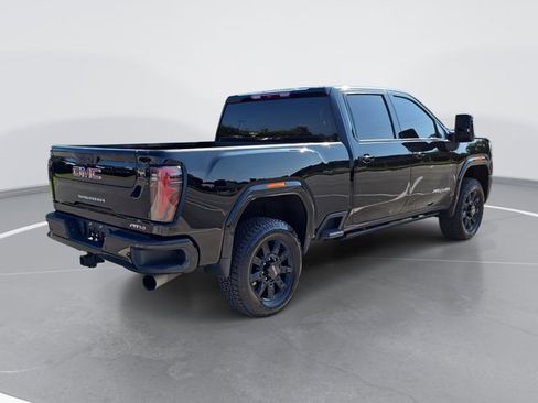 Used 2024 GMC Sierra 2500 AT4 image 3