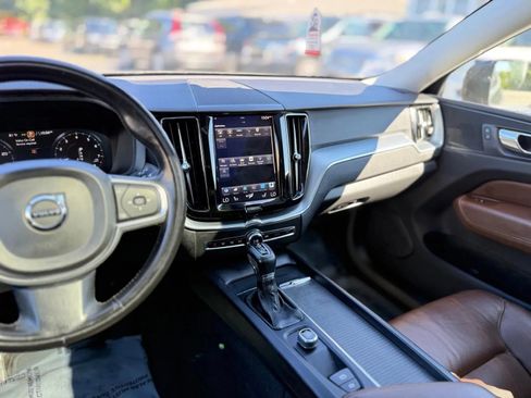 Used 2018 Volvo XC60 T6 Momentum w/ Advanced Package AWD/4WD image 22