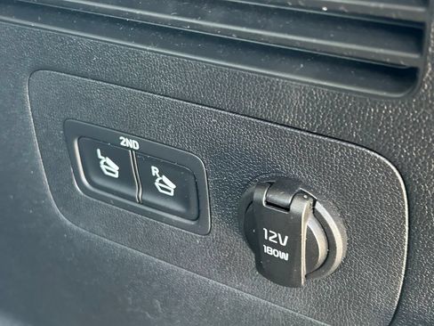 Used 2022 Kia Sorento S FWD image 13