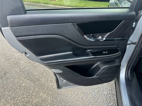 Used 2022 Lincoln Corsair FWD image 15
