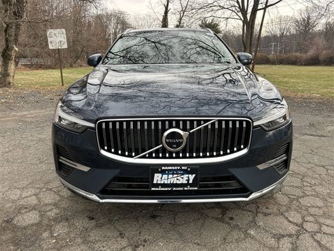 Used 2023 Volvo XC60 B5 Plus w/ Climate Package image 3