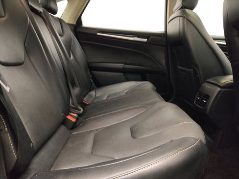 Used 2017 Ford Fusion Titanium FWD image 19