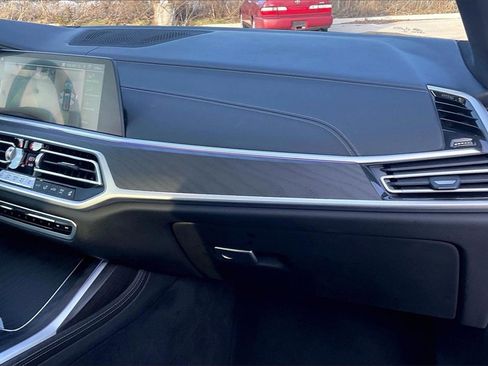 Used 2022 BMW X7 M50i w/ Executive Package image 16