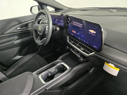 New 2026 Chevrolet Equinox EV LT FWD image 10