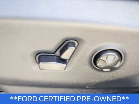 Used 2025 Chrysler Pacifica Limited FWD image 19