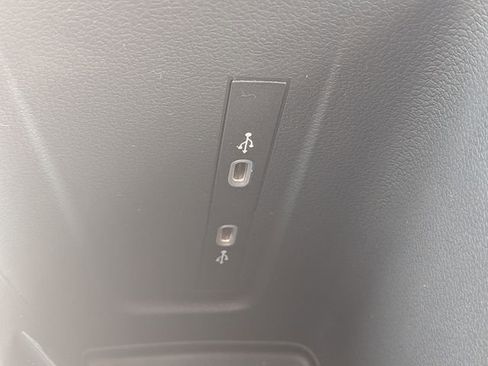 New 2026 Volkswagen Tiguan SE image 18