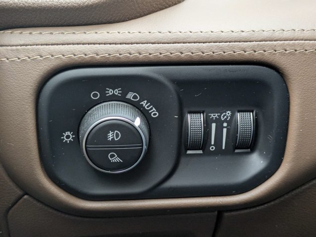 Used 2021 RAM 1500 Limited AWD/4WD image 24