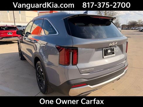 Certified 2025 Kia Sorento S FWD image 2